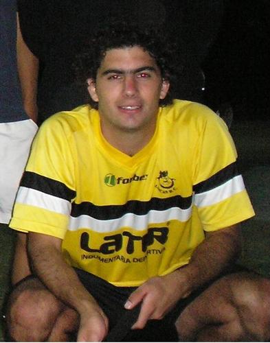 Jugador y entrenador de Hockey, Hincha de Boca y de Los Angeles Lakers.