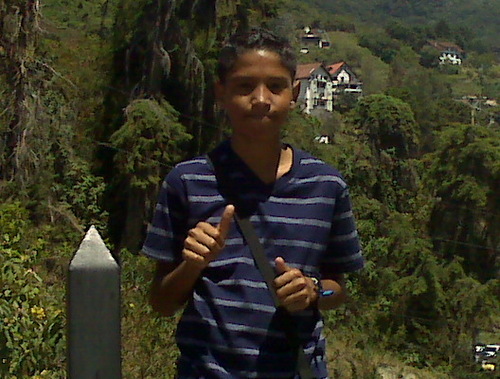 mi estilo es ser libre,no me dejo llevar por los demás,tengo mi propio estilox no imito a los demass vivo mi vida.......xD :$