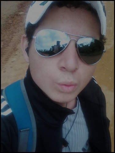 O mundo é um lugar perigoso de se viver, não por causa daqueles que fazem o mal, mas sim por causa daqueles que observam e deixam o mal acontecer.