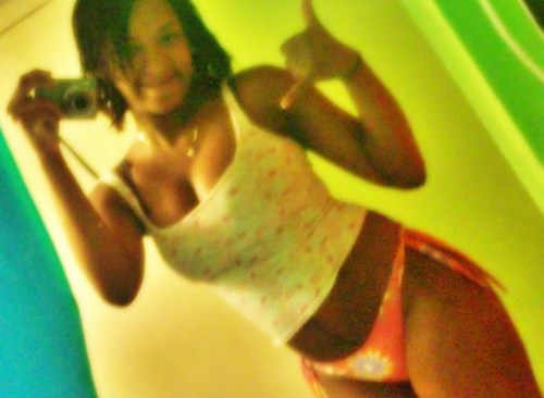 Twitter Oficial de Bruna Caroline