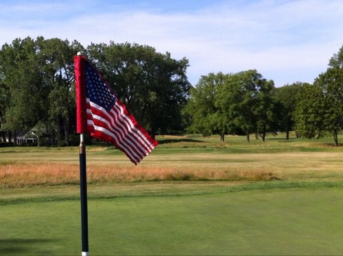 Certified Golf C Supt. at Skokie CC, Glencoe. Purdue BS, Beekeeper. Hen-keeper. Gardener. Caretaker-Cert. Audubon Coop. Sanctuary. Blackhawks fan, 