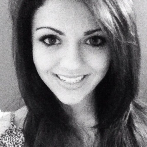 AnaAvakian's profile picture. If I make a fool of myself, who cares? I’m not frightened by anyone’s perception of me. - Angelina Jolie