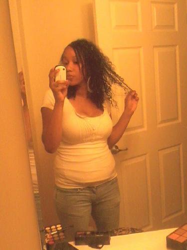 Im currently loving culinary school ❤90'sbaby  ,#TeamPisces, Studying Culinαry αrts ,I have major passion for food and the food industry :)