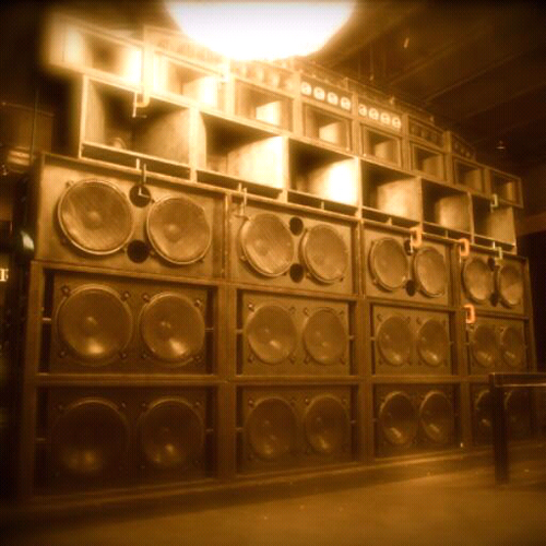 ts_pm28's profile picture. I'm a bozuman.
reggae soccer baseball