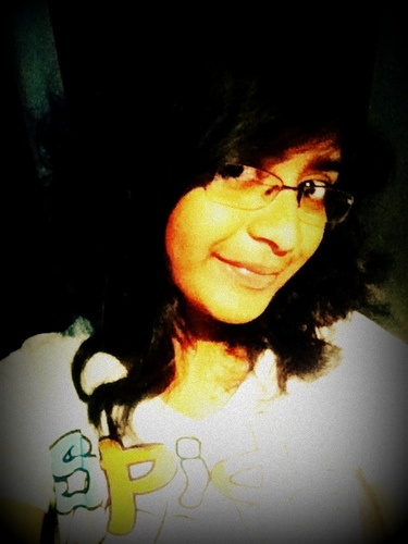 a cute gal....very funloving....n i luv makin frens.....!  =D :*