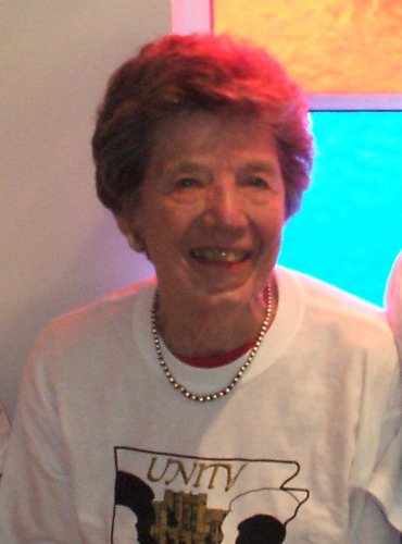 jeantgordon's profile picture. Old Time peacenik, still trying.  Stop those Drones!
Mac lover and puzzled by Facebook and Twitter - but working on it!