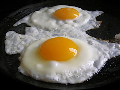Cooking, Blogging, Eating, Bullshitting, Community Manager at http://t.co/nNLVKhfr