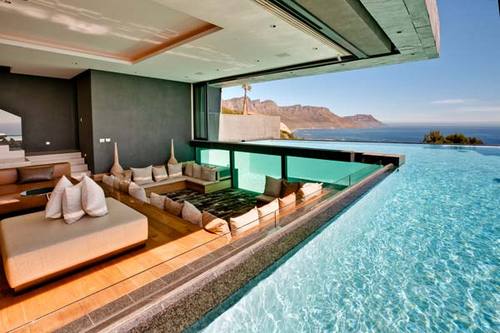 Up to date news in and around Cape Town. 
Luxury Villa Rental accommodation in Cape Town's finest locations.