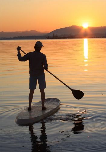 Great Lakes Board Company has partnered up with dhFIT to bring you supFIT - Paddleboard Fitness! Chicago's ONLY paddleboard fitness class! www.dhFIT.com