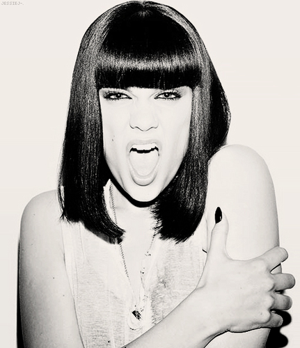 I LOVE JESSIE J ,I'm a big heartbeat :) SOMETIMES DREAMS COME TRUE 3 DON'T LOSE WHO YOU ARE IN THE BLUR OF THE STARS :')