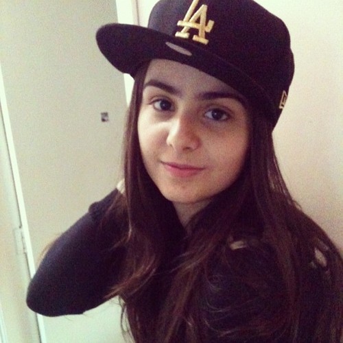 “Sou pessoa de dentro pra fora. Minha beleza está na minha essência e no meu caráter. Estou aqui é pra viver, cair, aprender, levantar e seguir em frente.''