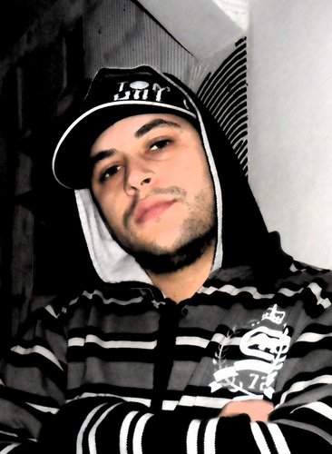 Quem sabe... eu represente a ultima ameaça, que toca nos corações e nào nas paradas, ( jovem comun, Escritor indignado e sonhador por desobediencia )