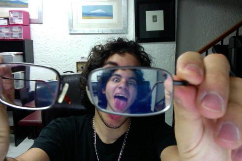 AlfredoChimes's profile picture. Exhumado y sepultado día con día, surcando los cielos, huyendo del edén, batiendo las alas de fuego... burlando los caminos de la tentación.