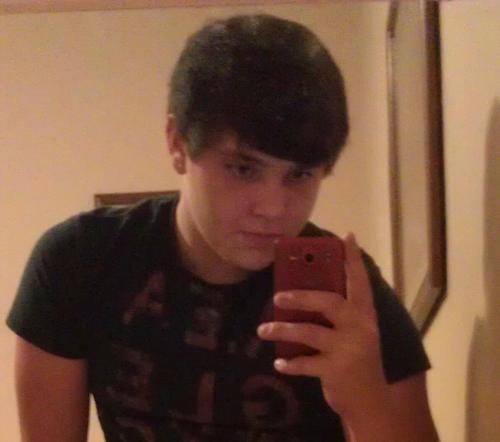 Sharee made me make a twitter!;D