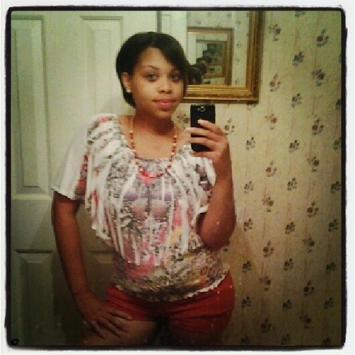 #TeamLightskin #TeamCassandra #TeamPrettyGurl #TeamSingle #TeamDoinMe #TeamKimora #TeamDRAKE
