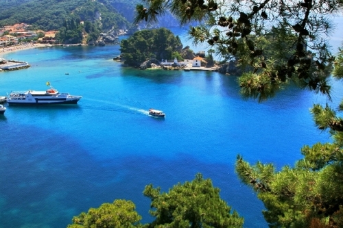 Welcome to Ionion Beach!!!
The Ionion Beach Apartments is situated over the beach Valtos in Parga, Greece.