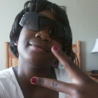 HI IM AN 11 YEAR OLD DREAMER WHO LUVS TO SING ALSO SINGER/ACTRESS