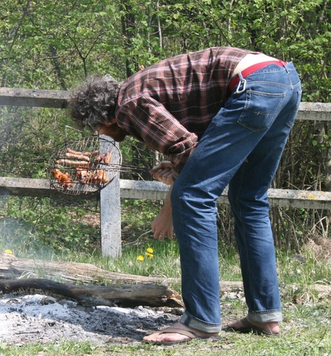 roievil's profile picture. Javaist, wood singer, I like the slight ashy taste of wild sausages