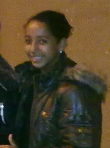 13 anos , Geminiana , best da @_Tamibarbosa & @Isapg_ .