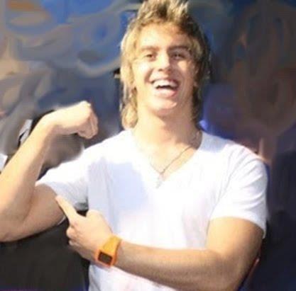 vivo por vc @thomasrestart @pelanza @pelurestart @kobarestart minhas estrelas que ilumina minha vida meu caminho tudo de bom para vocês feito dia 19/08/13 4anos