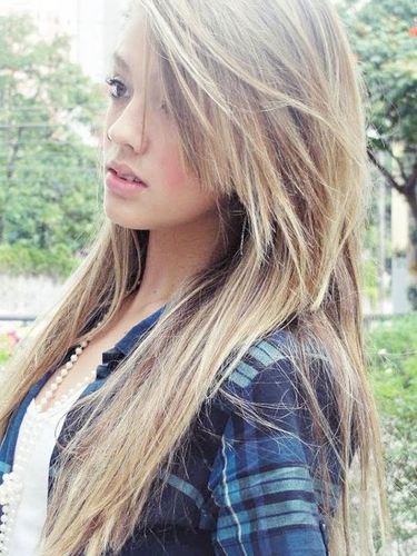 complicada, ciumenta, estressada, bipolar, não gosto de falsidades, sou meiga, simpatica, amorosa e feia