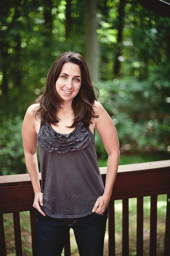 Claire Bunn is an on-location, natural lighting photographer that specializes in lifestyle and family photography; servicing the Philadelphia Metro Area.