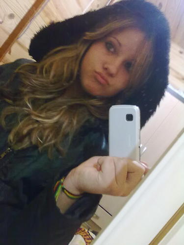 Nada é pequeno e sem valoR quando é feito com AMOR! Quando vocee acHaR que sua vIdA esta cheia do nada,lembre-se: -È do nada que vOcE começa TUDO.
