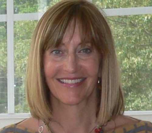 mom, wife, loving life, Tar Heel forever, social business evangelist
 tweets are my own.