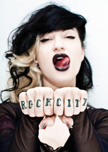 DeathlyDetroit's profile picture. One of the many Gomez children ; Back in LA, Got to keep running. Addicted to many things..