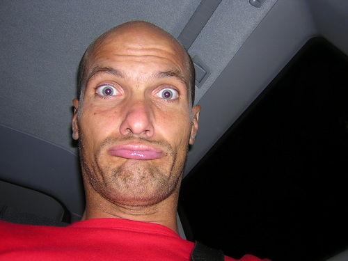 scarsocrinito's profile picture. Granata, pelato e non mangio roba verde.
Tifoso da tastiera