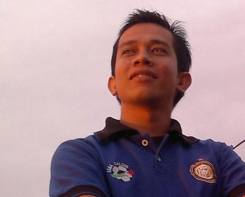 LMahli's profile picture. Simple... 
Tidak terlalu rumit... :-)