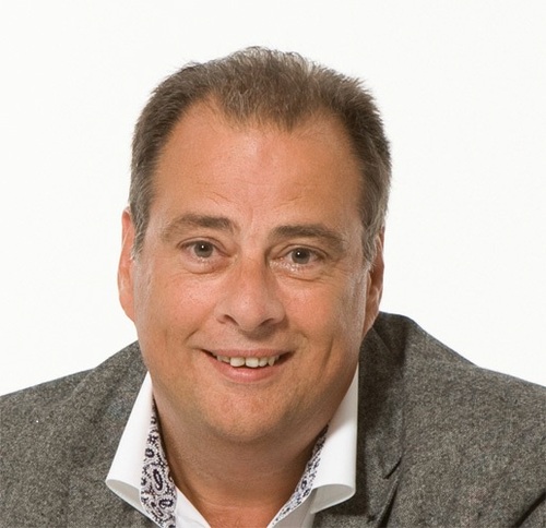 Voormalig Verzekeringsadviseur bij de Leeuw Verzekering bv te Rijnsburg. Sinds 1976, inmiddels gepensioneerd.