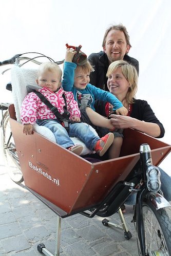Zot van koers
Trotse papa van Miel, Esmée en Noor
Eigenaar van een Bakfiets.nl
Landmeter-expert  
GIS-dummy
Leve Cercle
Brugge