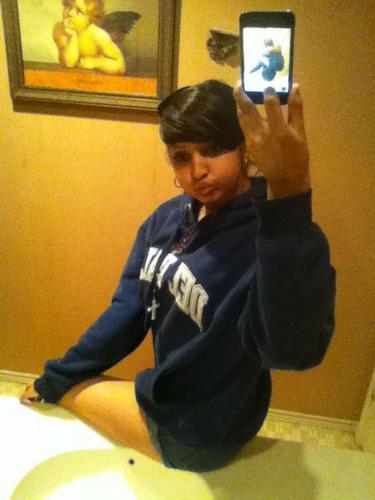 |14 Years Young|
  |My School Be That :VVM's|
  #Crush A Bit #Little Bit#Roll It Up #Take A Hit 
  Follow I Follow Back