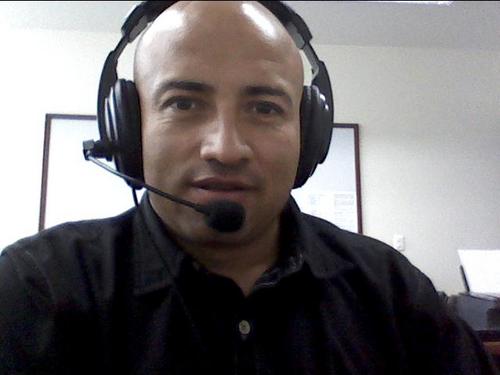 colombiano patriota, de fortalezas y caracter, emprendedor. Combati a las guerrillas, defensor de los derechos fundamentales, abanderado por la experiencia