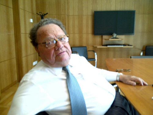 guidorvitale's profile picture. Banchiere d'affari ovvero mediatore