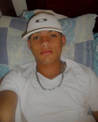 Eu desci a ladeira, pra ver oque tinha por lá e volteei, pra poder te contar que eu sempre vou voltar, não há lugar melhor no mundo, que o nosso lugar ♪**