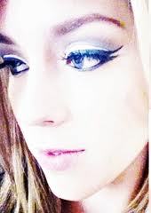 Entre todas as Estrelas do Universo vc é  a qe + Brilha a + Linda Te amo Minha Princesa  ♥.Oficnosfavoritos