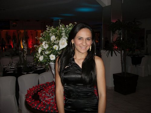 Contadora de formação e Cantora pelo dom que Deus me deu, a música me traduz!
