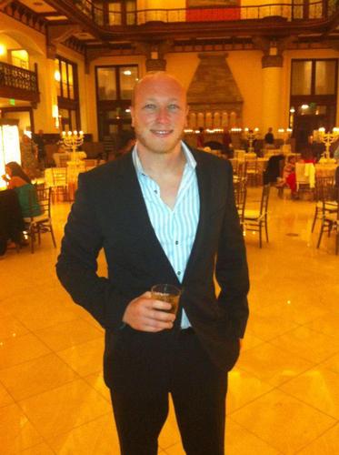 Sales at Fintech. Former pro poker player NL Hold em cash game specialist. Traveling the world. @UF alum. Interested in online business and exploring the world.