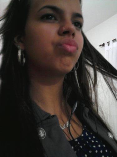 Eu estou correndo atrás dos meus sonhos, pode até ser difícil conquista-lo mas ele não é impossível. Eu tenho fé nisso.... I Love Musica ♪