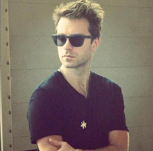 hey I'm a fan of @SebLefebvre and of course the rest of @SimplePlan :D follow me, I'll follow back :) #Belieber #Astronaut