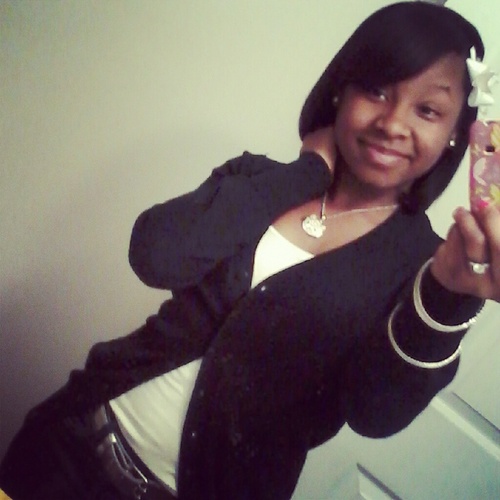 _kismysass's profile picture. Only thing you need to kno is follow me... and ill follow bak and you figure out the rest! : )