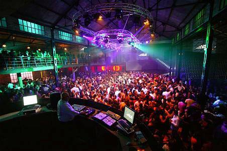 I AM ONE OF THE BEST DJ FROM ALL OVER BOLIVIA AND WHO DISGREE ARE ANDURING :P