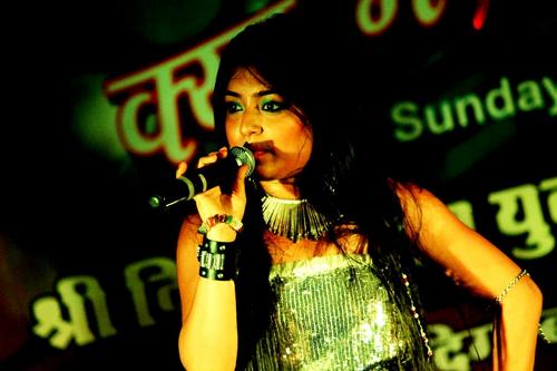 Singer & A Rockstar Performer