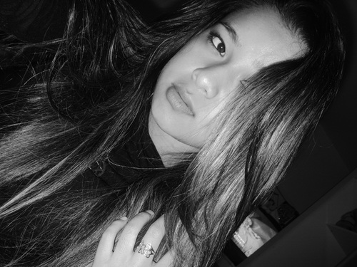 ~ Vivendo cada dia,Apreendendo cada vez mas com os meus tombos,e cada dia é um dia novo,Olhe em meus olhos e vc enterá tudo ! *