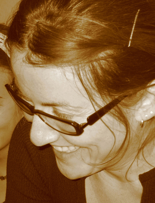 crisbue's profile picture. 