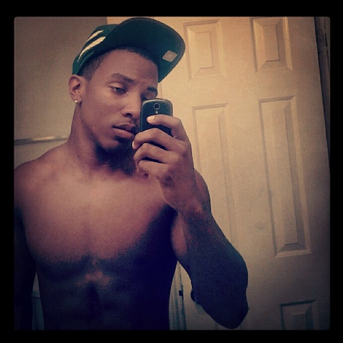 Just a chill dude, who avoides drama when posible #Followback #Houston #PartyScene #TeamGemini #Live lol