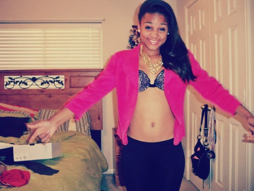 Opps noo bio sorry bitchess but my name is TANAJAAAAA! 3