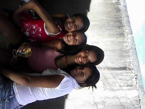 meu nome é dhemilly
apelido é viver
minha vida é um sonho 
o meu sonho é vc LUAN SANTANA